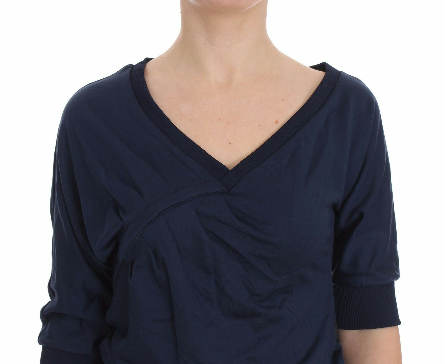 Exte Elegant sweater with deep V-neck in blue