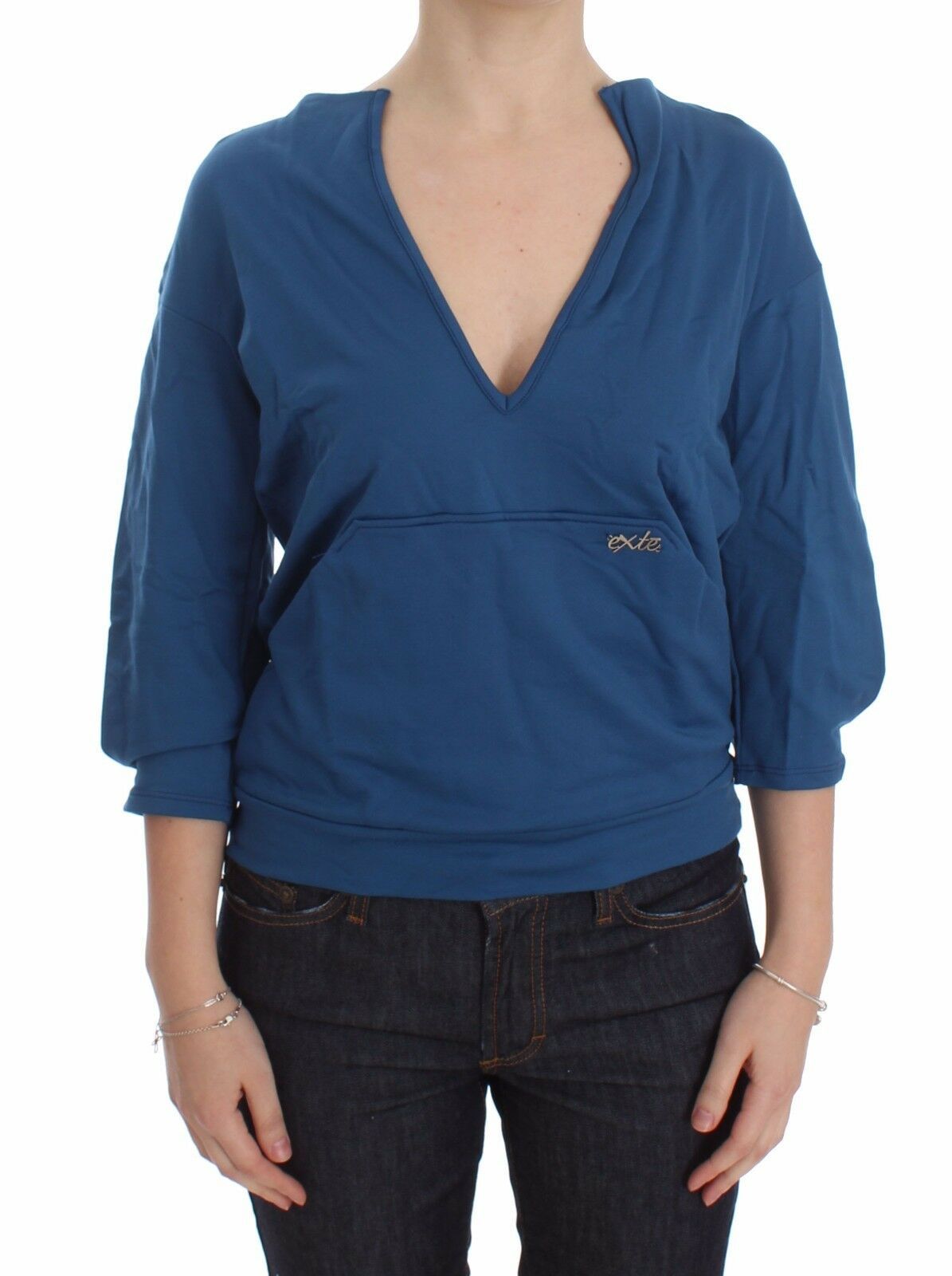 Exte Elegant sweater with deep V-neck in blue