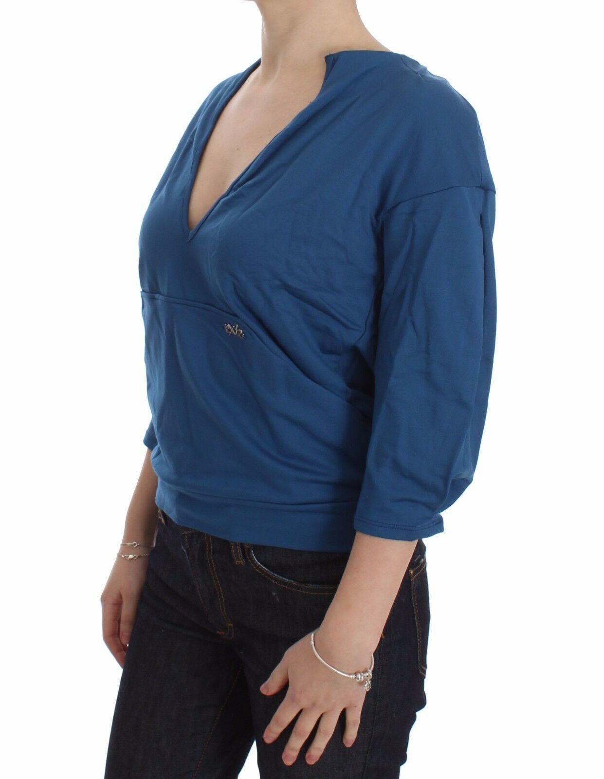 Exte Elegant sweater with deep V-neck in blue