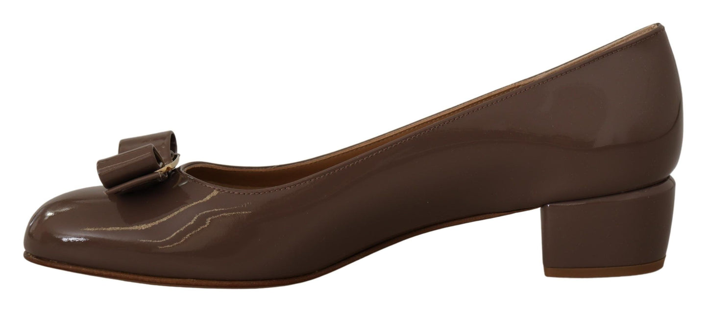 Salvatore Ferragamo Elegant brown caraway pumps with Vara bow