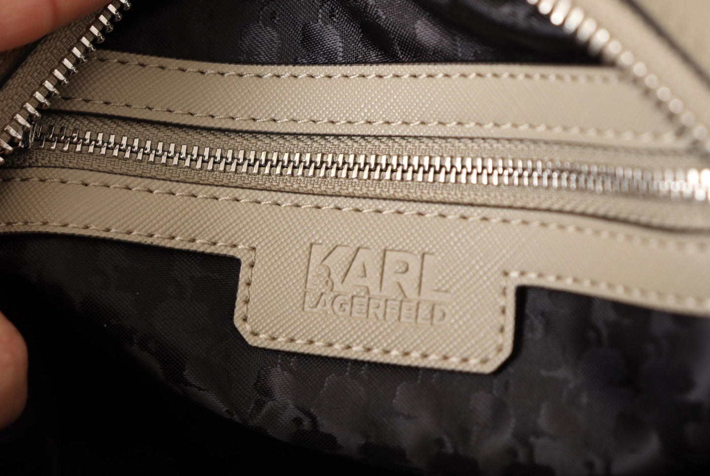 Karl Lagerfeld Elegant Green Shoulder Bag