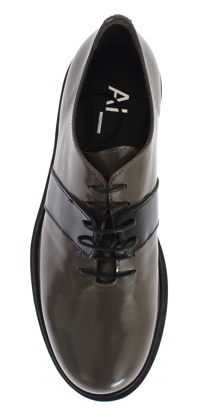 AI_ Elegant Gray Brown Leather Lace-Up Shoes