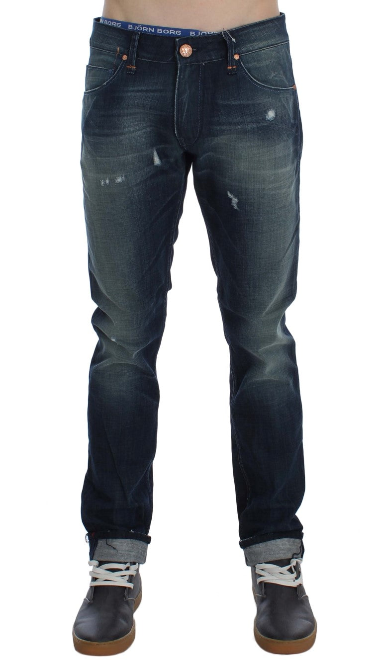 Acht Schlanke italienische Denim-Jeans mit schmaler Passform