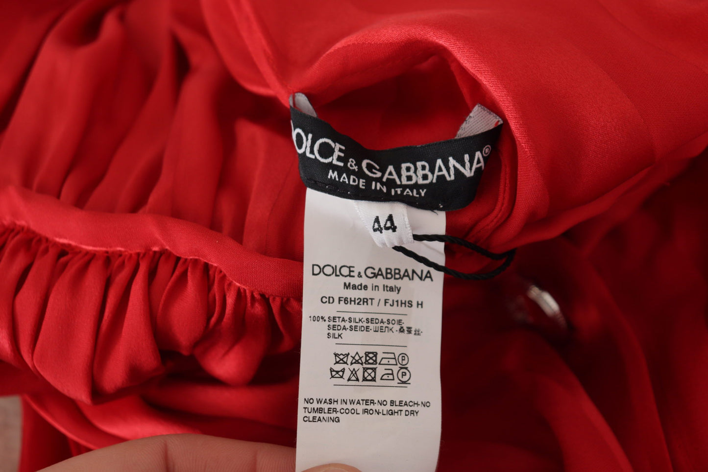 Dolce & Gabbana Elegantes Midikleid aus roter Seide mit Knopfleiste