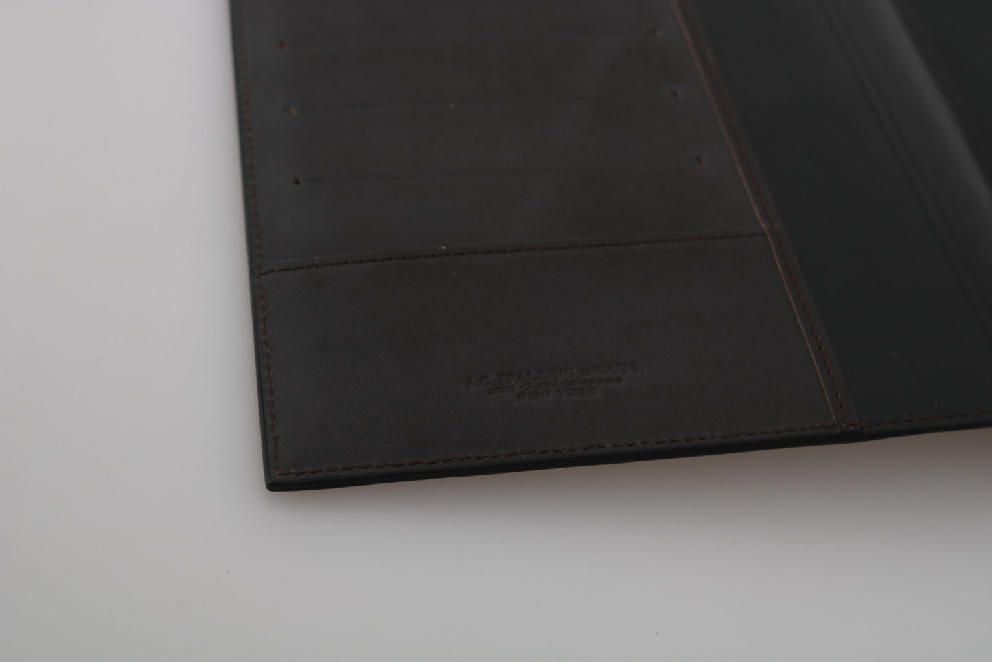 AG Spalding &amp; Bros Elegant Leather Passport Wallet - Essential for Travel