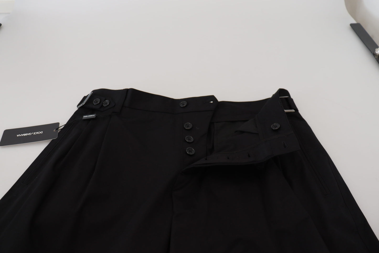 Dolce & Gabbana Glatte schwarze italienische Designerhose mit seitlicher Schnalle