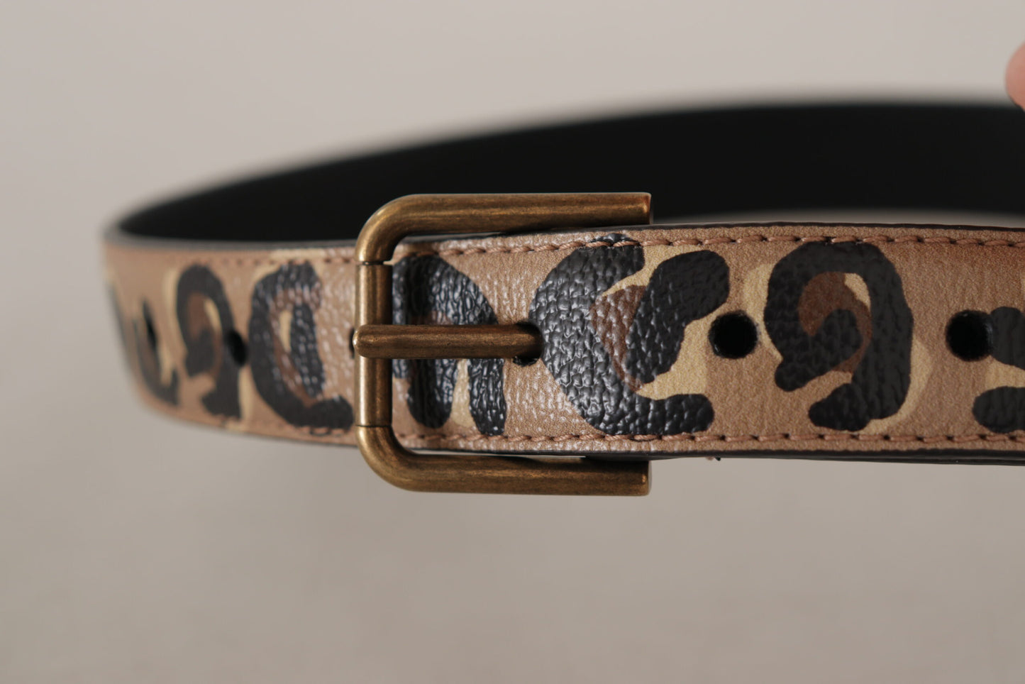 Dolce &amp; Gabbana Elegant belt with engraved leather buckle