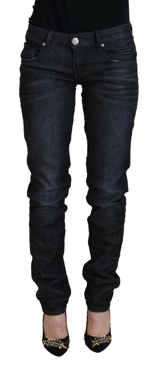 Acht Schicke schwarze Straight Jeans mit niedriger Taille