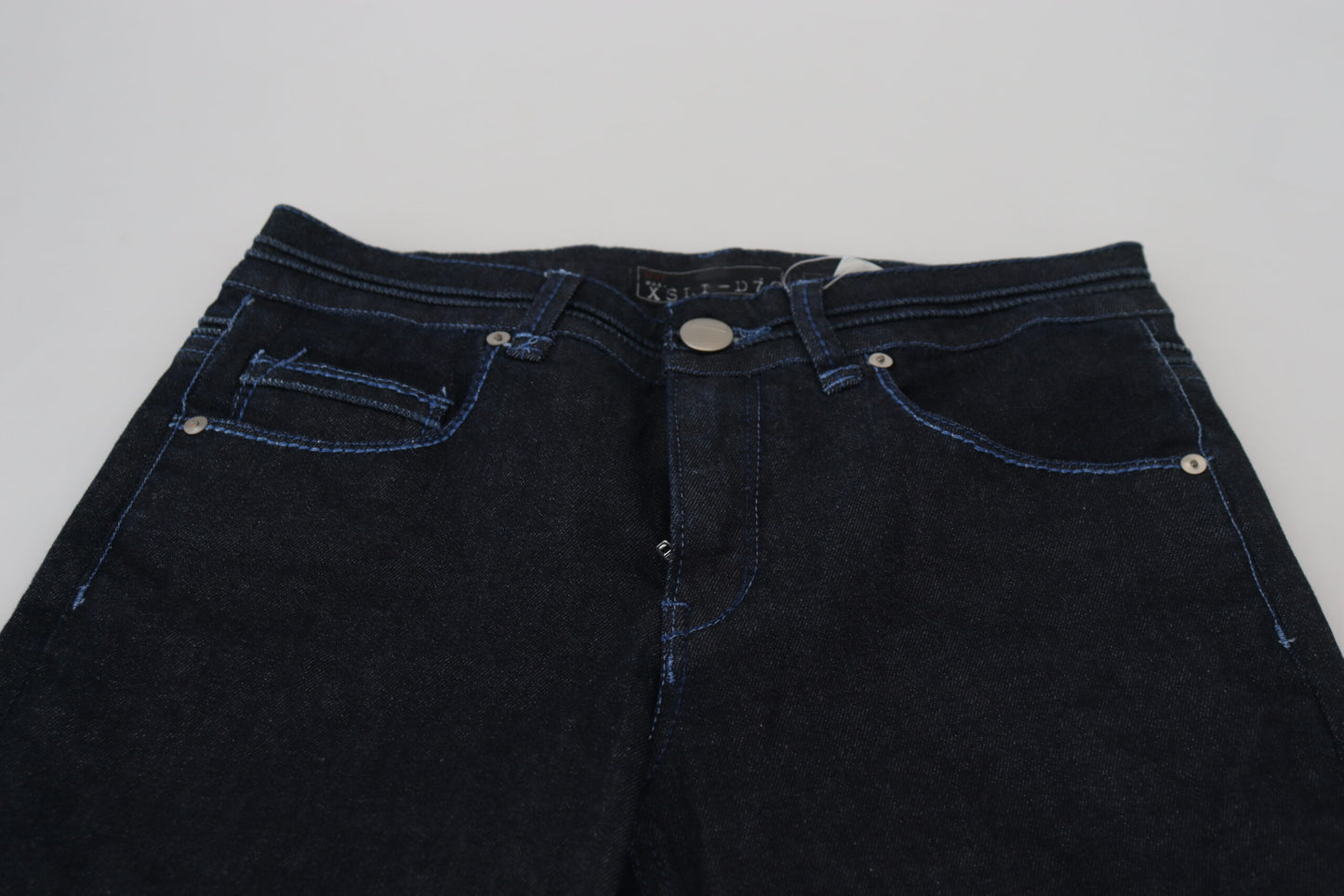 Eight chic slim-fit cotton denim in dark blue