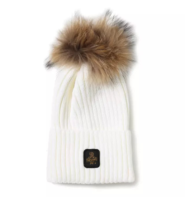 Refrigiwear Chic winter hat made of ribbed knit with pompom