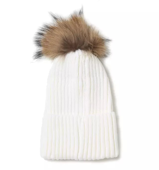 Refrigiwear Chic winter hat made of ribbed knit with pompom