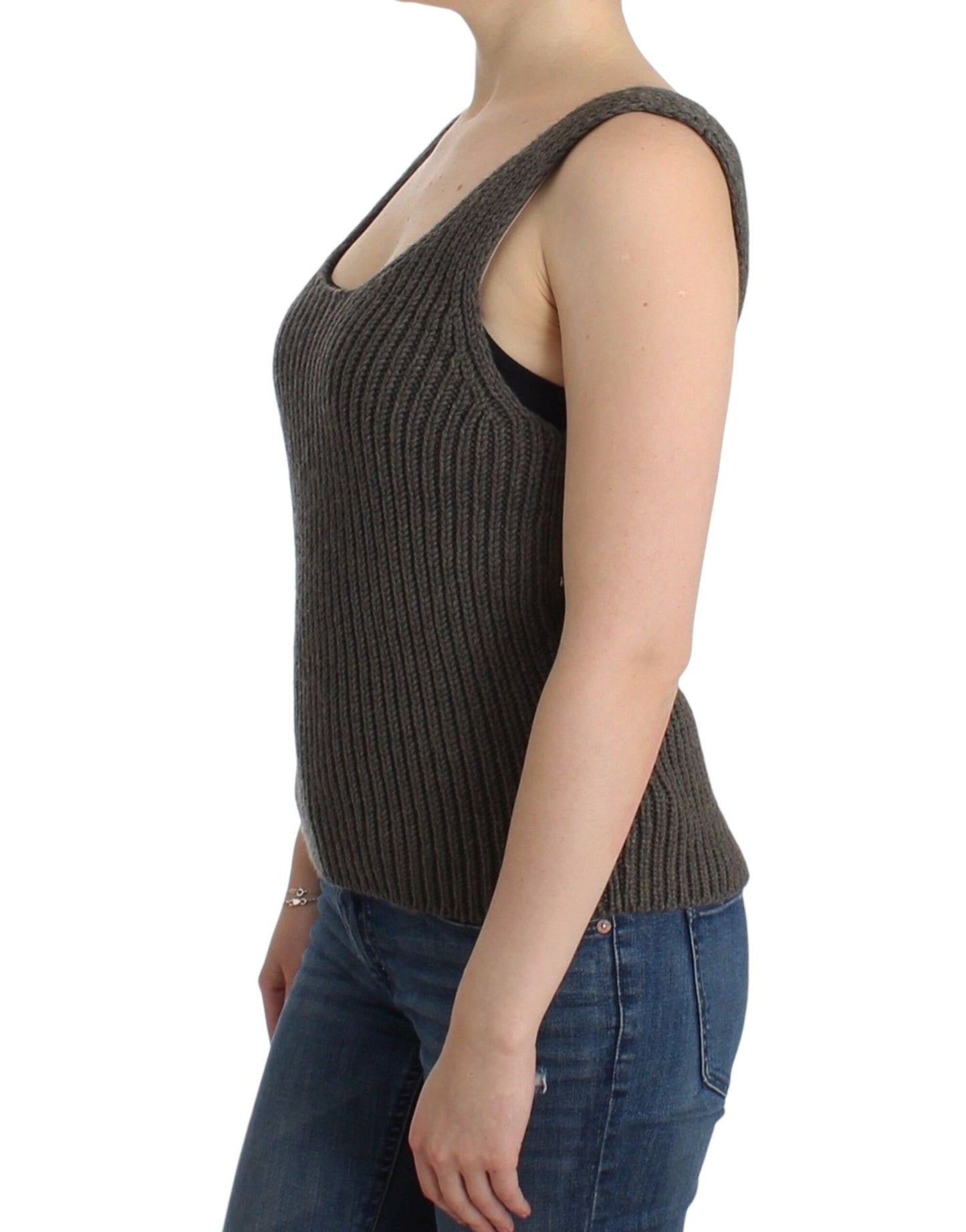 Ermanno Scervino Chic grey knit top with round neck