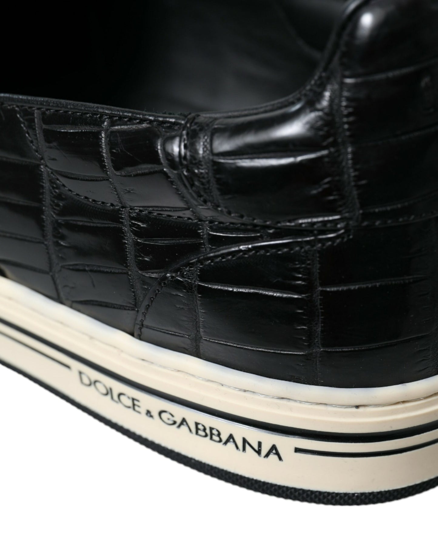 Dolce &amp; Gabbana Elegant low-top sneakers made of crocodile leather