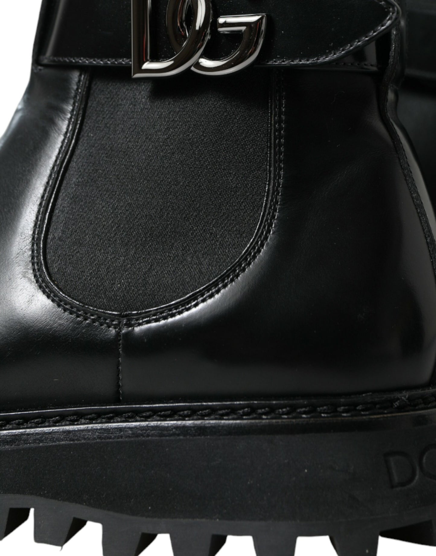 Dolce &amp; Gabbana Elegant Chelsea boots in black calf leather