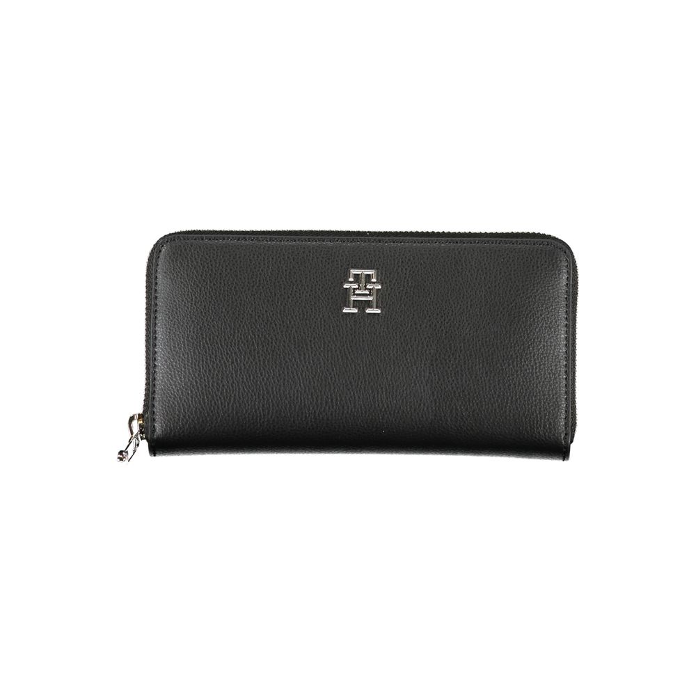 Tommy Hilfiger Elegant black wallet with zipper and multiple compartments