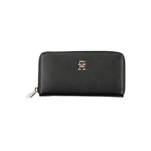 Tommy Hilfiger Elegant zip-up wallet made from a polyester blend