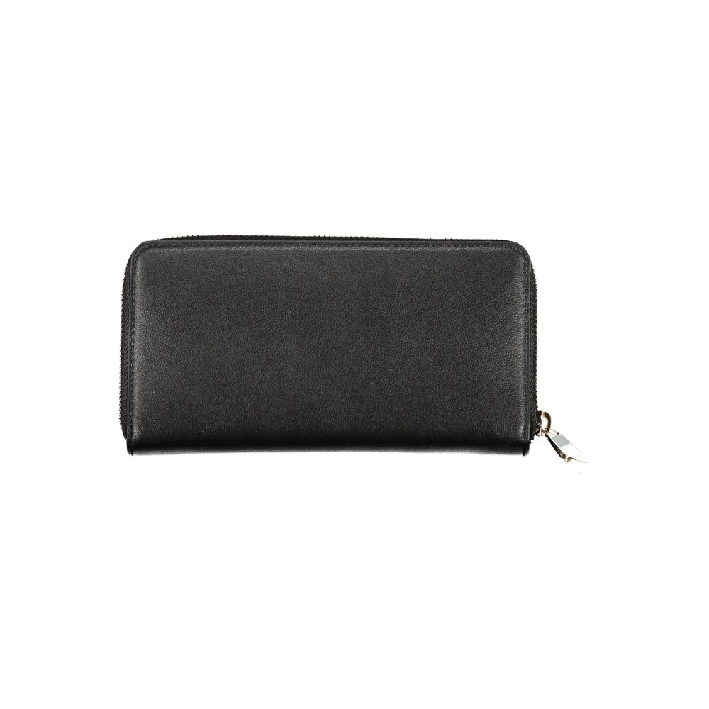 Tommy Hilfiger Elegant zip-up wallet made from a polyester blend