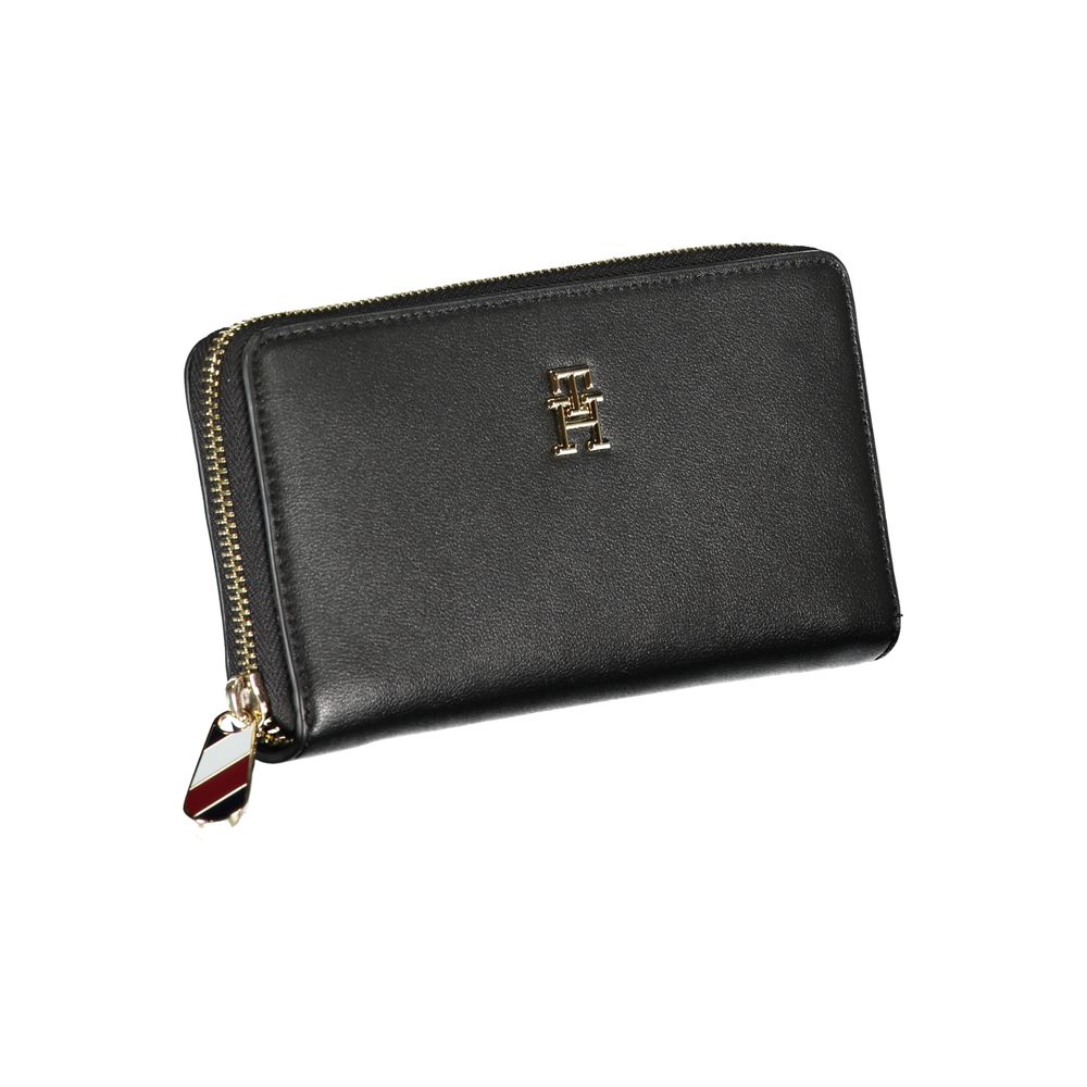 Tommy Hilfiger Elegant zip-up wallet made from a polyester blend