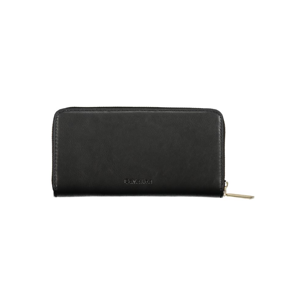 Calvin Klein Elegant designer wallet with multiple compartments