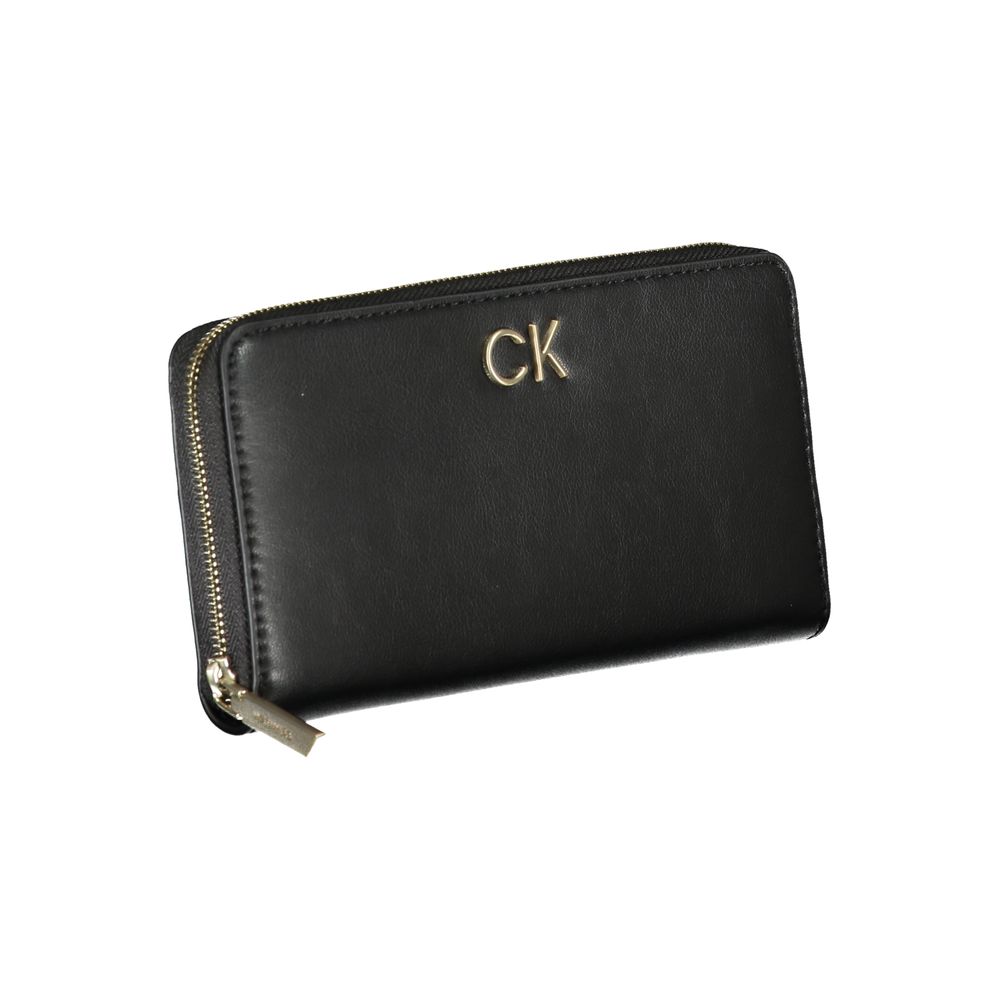 Calvin Klein Elegant designer wallet with multiple compartments