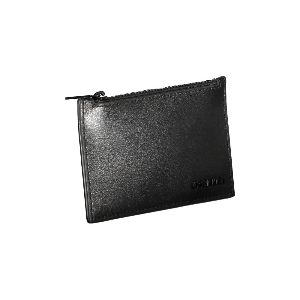 Calvin Klein Elegant leather wallet with zipper in timeless black