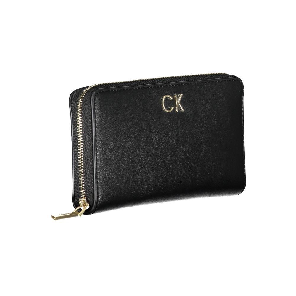 Calvin Klein Elegant RFID-safe wallet with chic contrasts