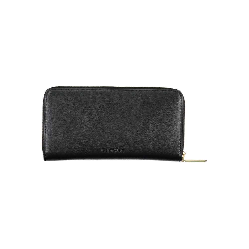 Calvin Klein Elegant RFID-safe wallet with chic contrasts