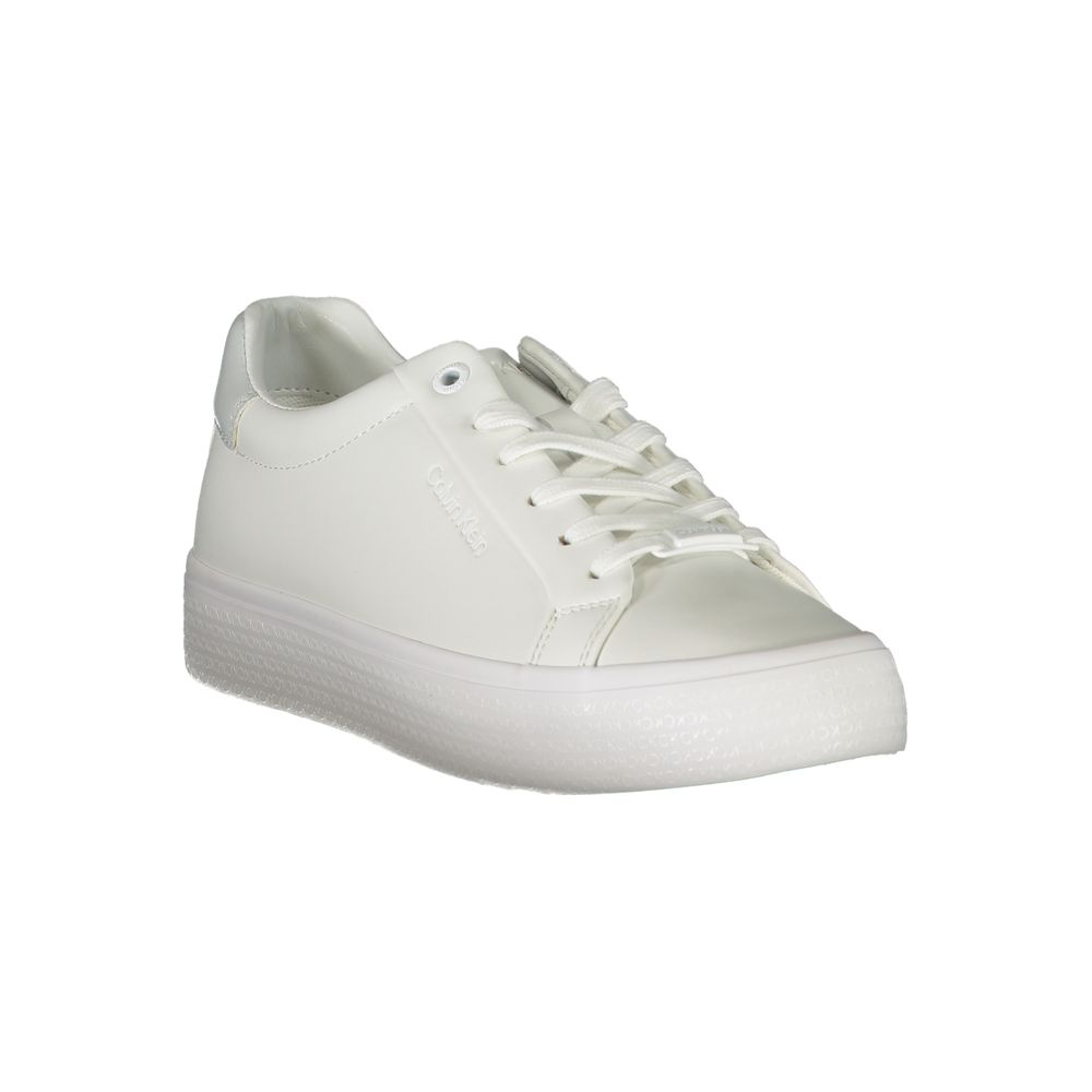 Calvin Klein Elegant white sneakers with contrasting decoration