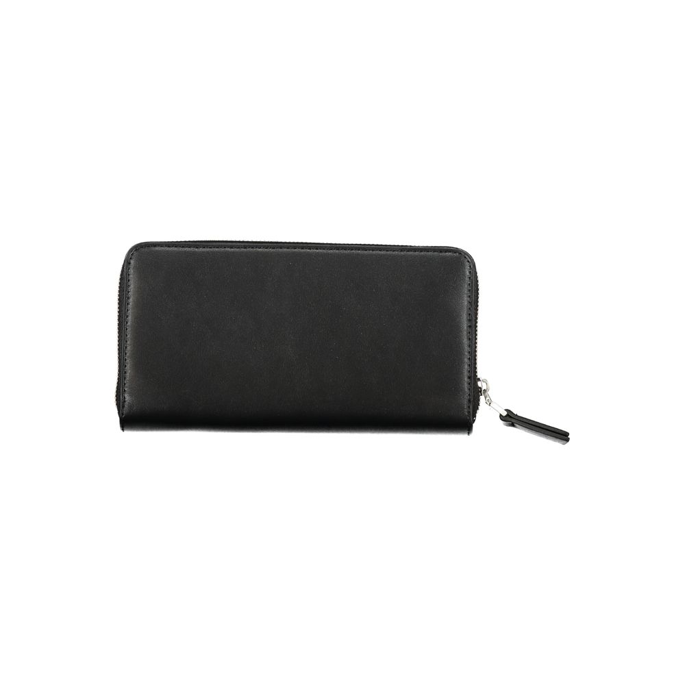 Calvin Klein Elegant black wallet with multiple compartments