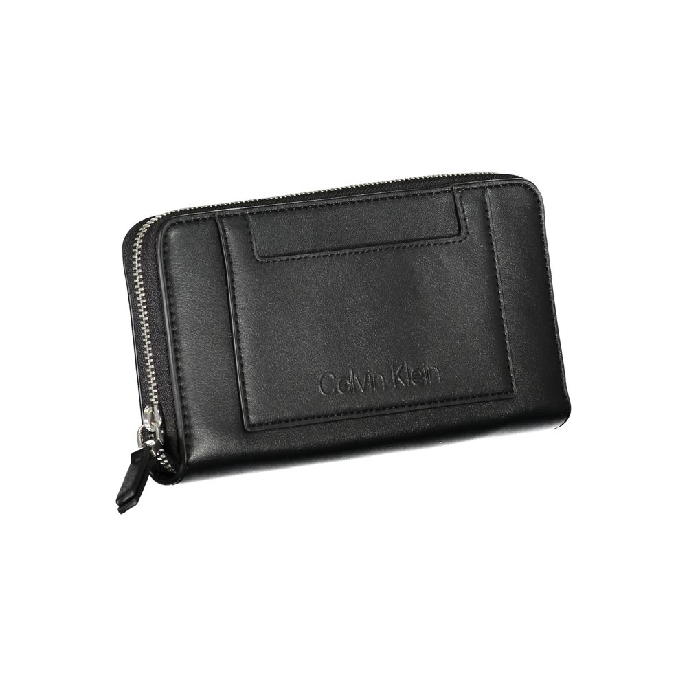 Calvin Klein Elegant black wallet with multiple compartments