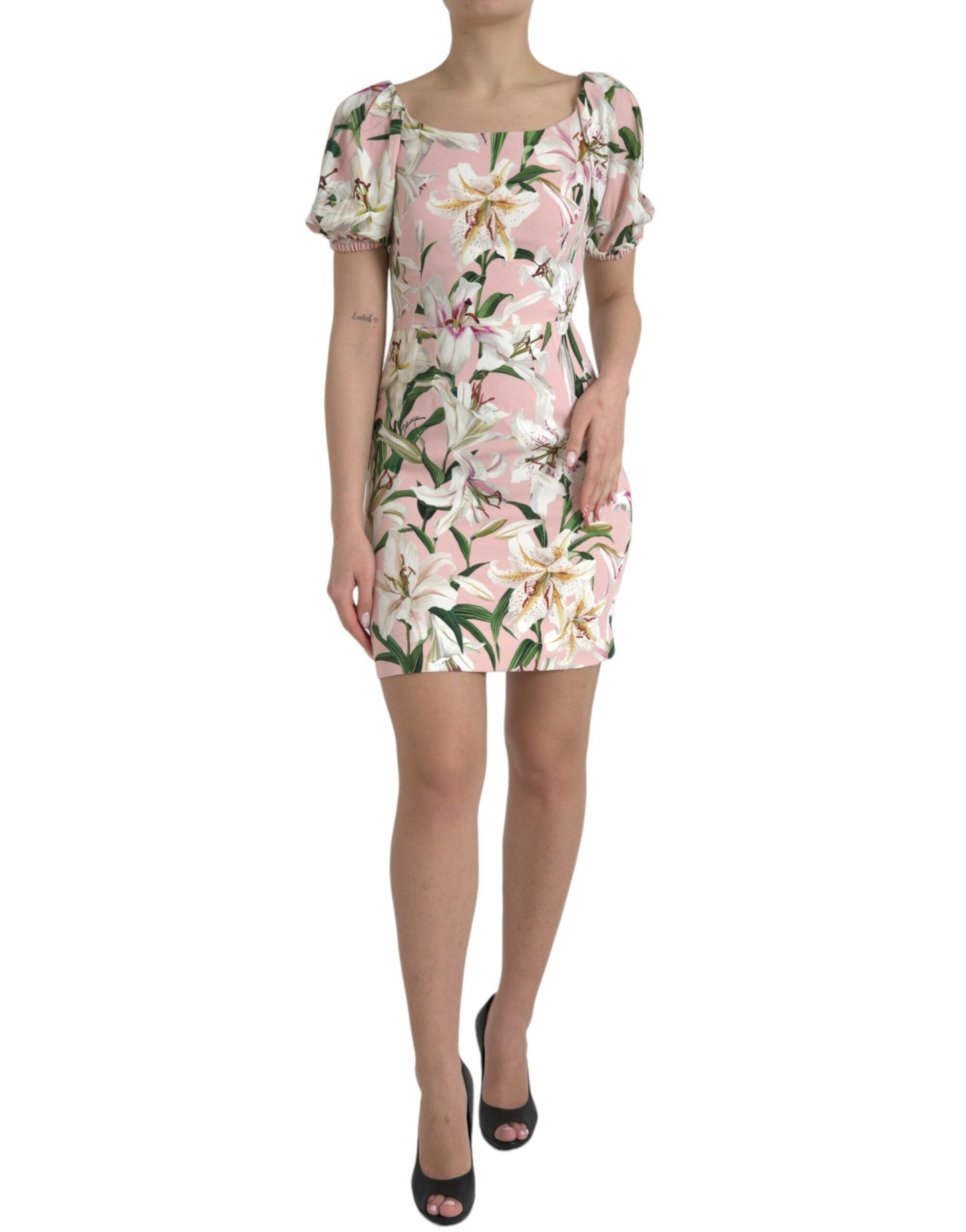 Dolce & Gabbana Elegantes rosa Etuikleid mit Lilienmuster