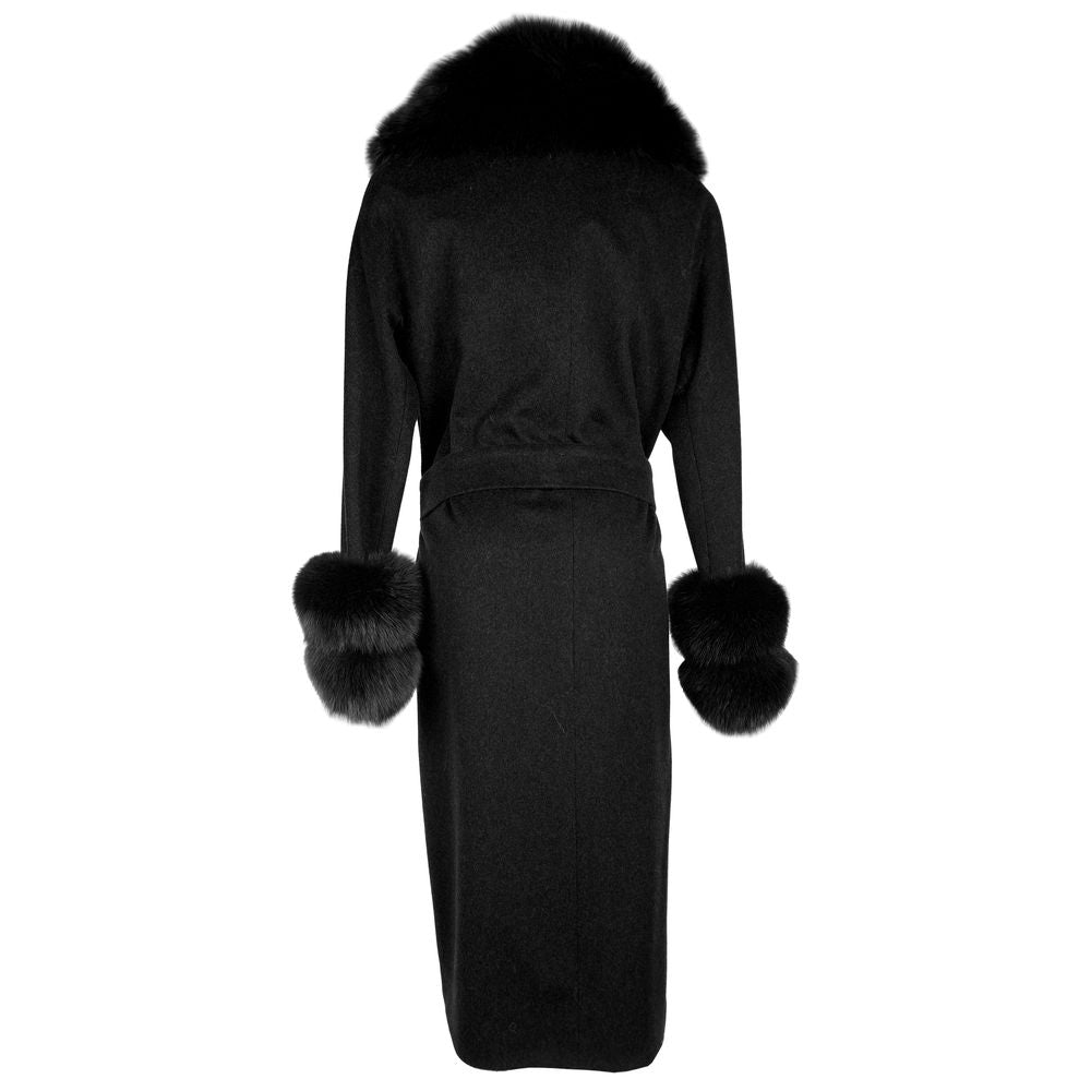 Made in Italy Elegant virgin wool coat with luxurious fox fur trim