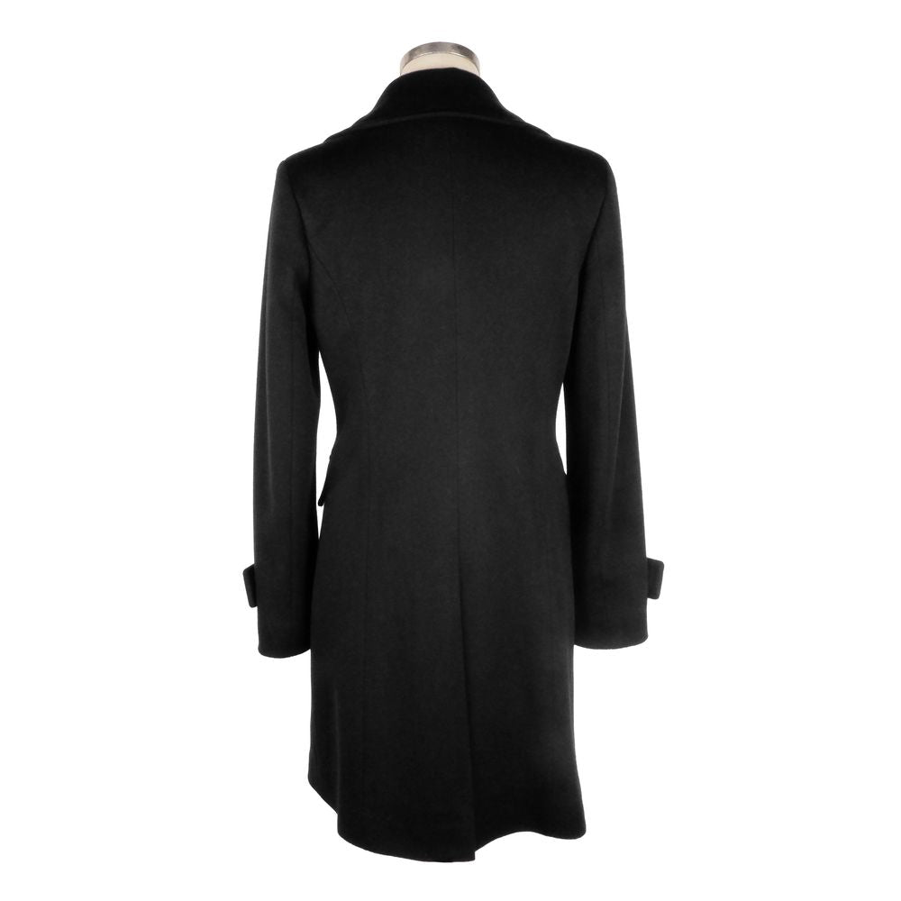 Made in Italy Elegant black coat made of virgin wool with gold buttons