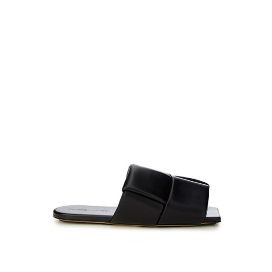 Bottega Veneta Elegant black leather sandals