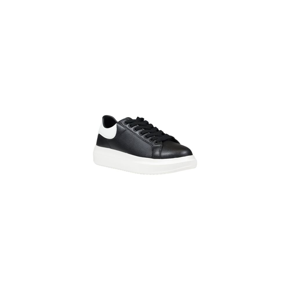 Icon Schwarzer Stoffsneaker