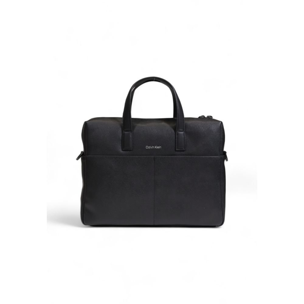 Calvin Klein Schwarze Tasche aus recyceltem Polyester