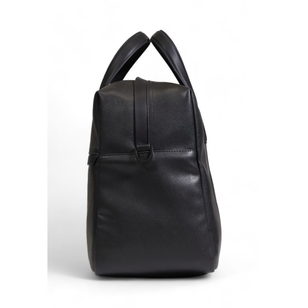 Calvin Klein Schwarze Tasche aus recyceltem Polyester