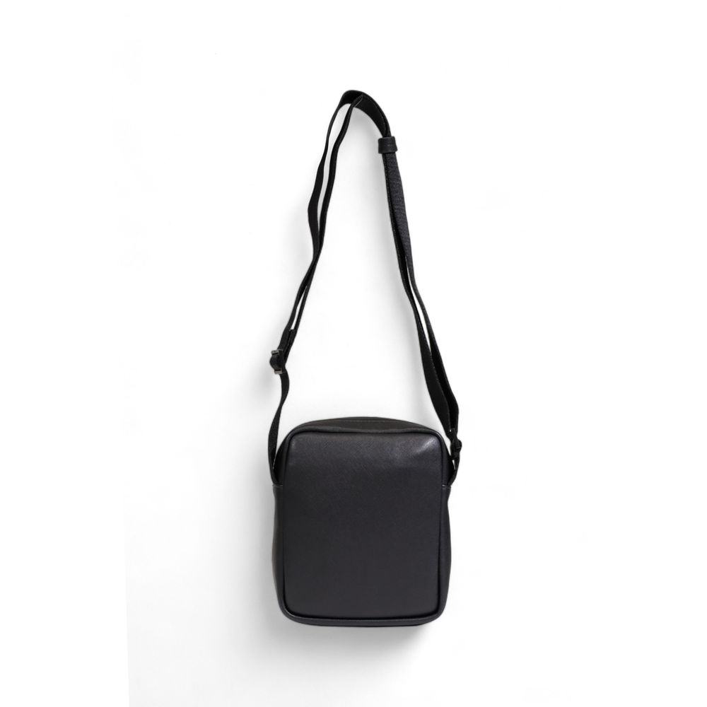 Calvin Klein Schwarze Tasche aus recyceltem Polyester