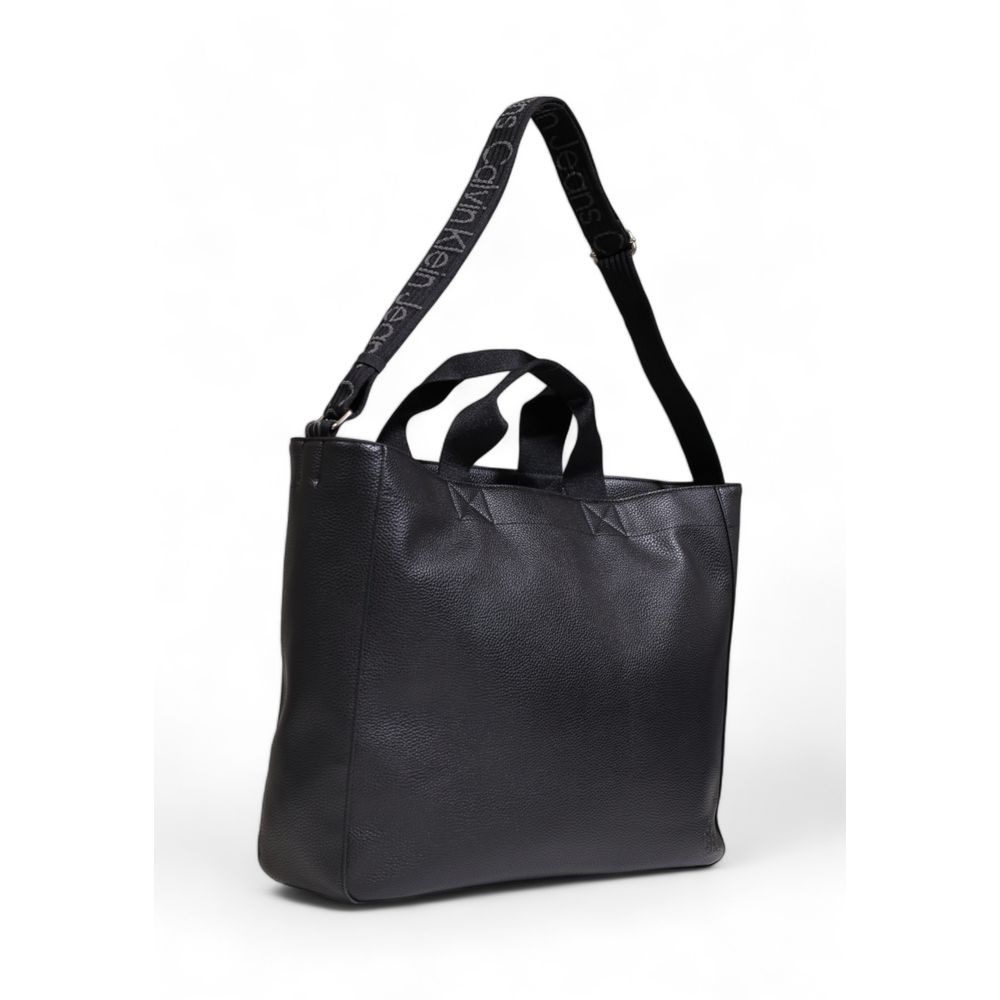 Calvin Klein Schwarze Polyethylen-Handtasche