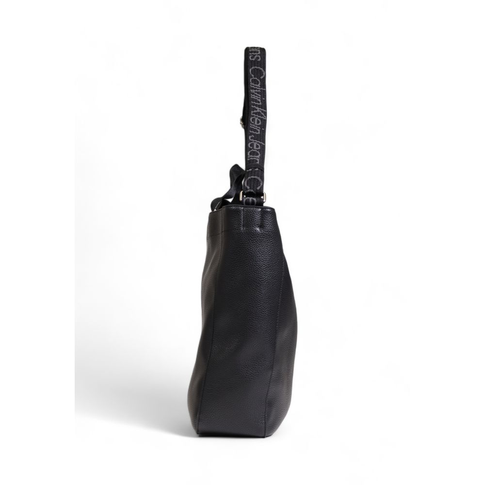 Calvin Klein Schwarze Polyethylen-Handtasche