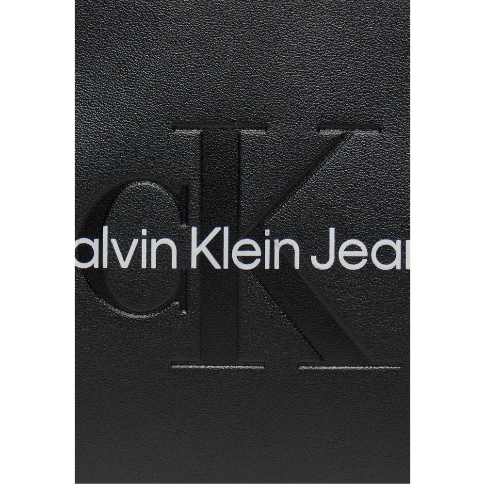 Calvin Klein Jeans Handtasche aus schwarzem Kunstleder