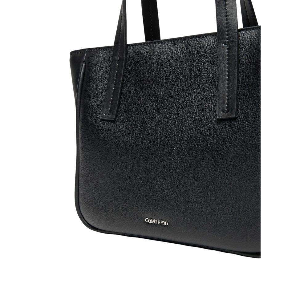 Calvin Klein Schwarze Polyethylen-Handtasche