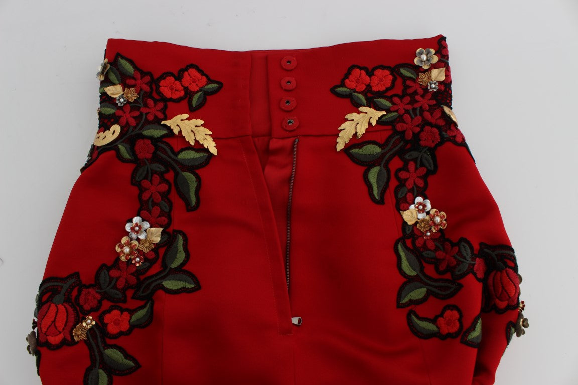 Dolce & Gabbana Elegante Minishorts aus roter Seide mit Stickerei